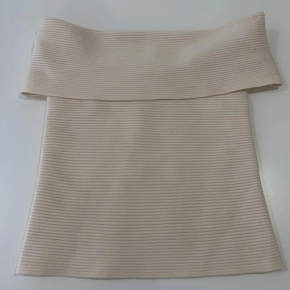 Elizabeth & James Off Shoulder Wool Blend Ribbed Sweater‎ Medium